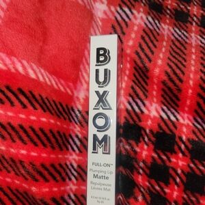 Buxom full-on plumping lip matte color: catching rays. Brand new.